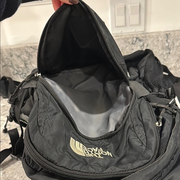The North Face Black Men's Backpack - Picture 5 of 7